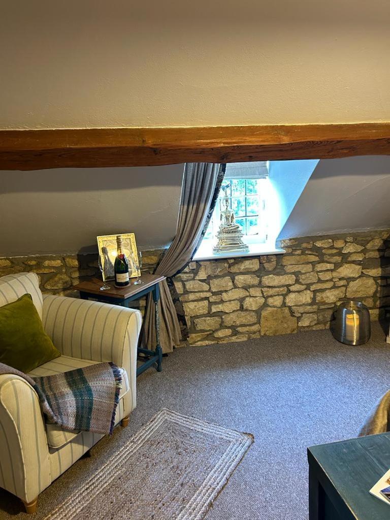 Siam Cottage Guesthouse Over 300 Years Old With Thai Restaurant Moreton-in-Marsh Eksteriør bilde